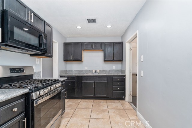Detail Gallery Image 11 of 28 For 1572 Belle, San Bernardino,  CA 92404 - 3 Beds | 1 Baths