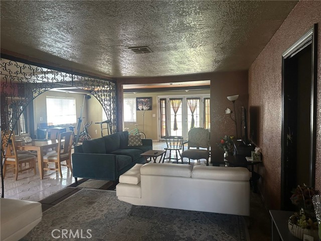 829 Foxworth Avenue, La Puente CA: https://media.crmls.org/medias/23c1e4b1-7a35-4bd3-9ebd-946efe99d19e.jpg