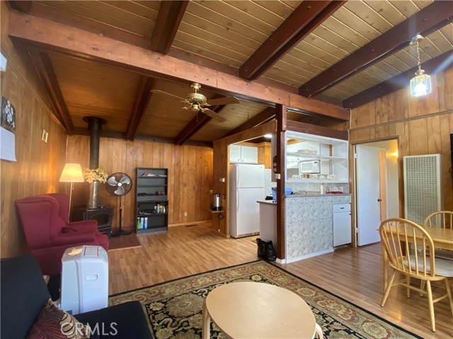 Detail Gallery Image 4 of 27 For 26326 Forest Ln, Twin Peaks,  CA 92391 - 2 Beds | 1 Baths