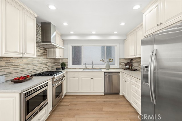 Detail Gallery Image 7 of 20 For 708 Iris Ave a,  Corona Del Mar,  CA 92625 - 3 Beds | 3 Baths