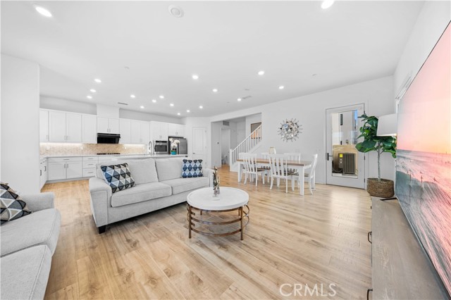 Detail Gallery Image 15 of 60 For 102 Yugen, Irvine,  CA 92618 - 4 Beds | 3/1 Baths