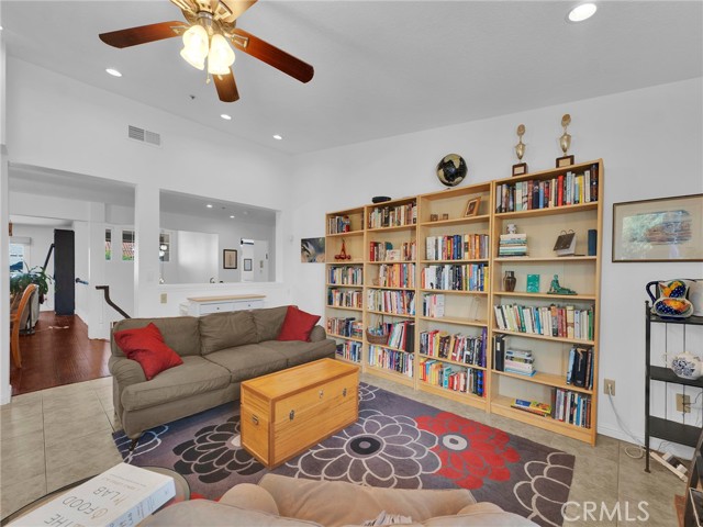 Detail Gallery Image 31 of 43 For 24527 Indian Hill Ln, West Hills,  CA 91307 - 5 Beds | 3 Baths