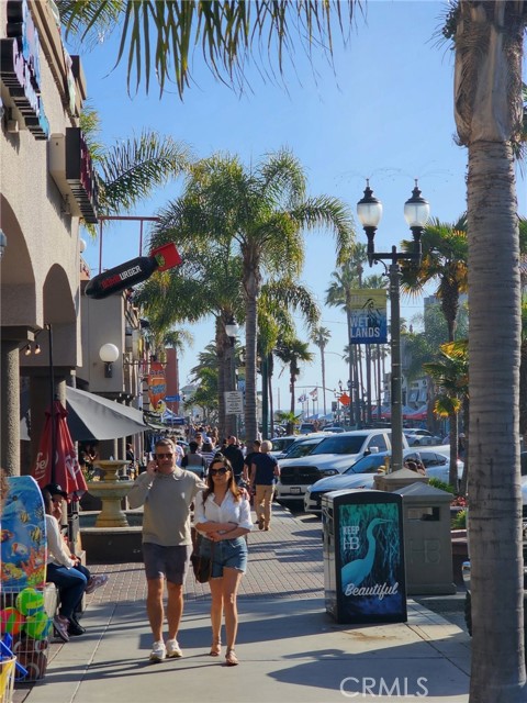 200 Main Street, Huntington Beach CA: https://media.crmls.org/medias/23c3edcc-745d-479b-9efc-1a22e937eea6.jpg