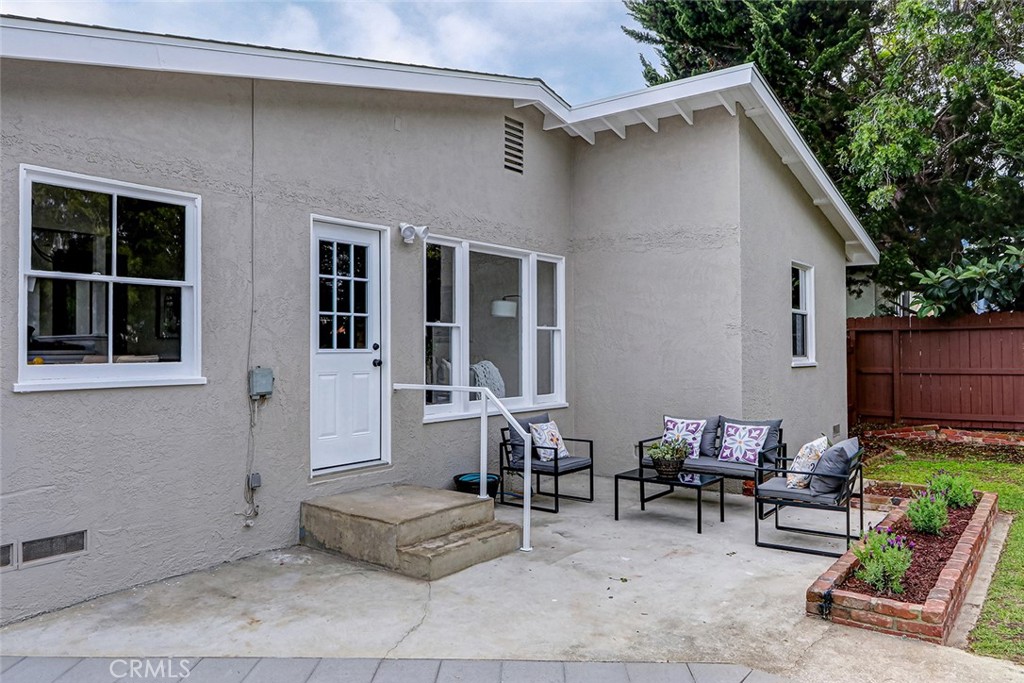22005 Palos Verdes Boulevard