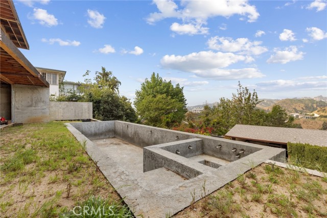 Detail Gallery Image 25 of 29 For 2453 Creston Way, Los Angeles,  CA 90068 - 5 Beds | 3/1 Baths