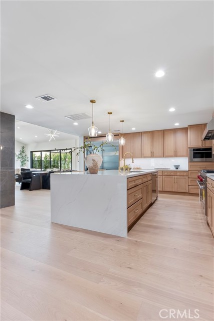 Image 38 of 63 For 2989 Ceylon Drive