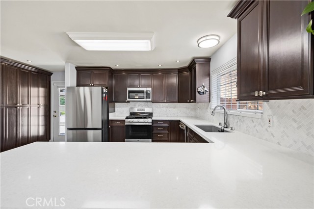 30045 Marvin Avenue, Castaic CA: https://media.crmls.org/medias/23c531ba-a58c-40d4-ae2d-27f0b2d6dcaf.jpg