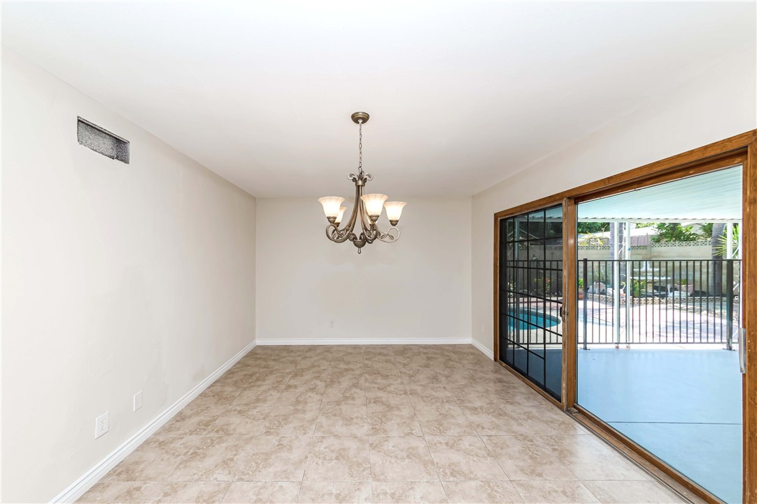 Detail Gallery Image 28 of 33 For 3415 Nutmeg Cir, Riverside,  CA 92503 - 3 Beds | 2 Baths