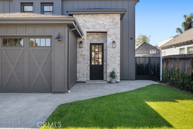 Detail Gallery Image 3 of 31 For 4831 Sancola, Toluca Lake,  CA 91601 - 4 Beds | 4 Baths