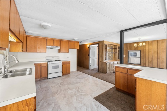 2121 Nadeau Street, Mojave CA: https://media.crmls.org/medias/23c72386-79b3-4e66-af2b-17f966fbb8e3.jpg