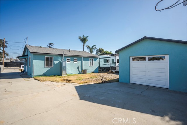 11268 Roswell Avenue, Pomona CA: https://media.crmls.org/medias/23c798c9-cb75-44b3-997b-2db62b9fbff2.jpg