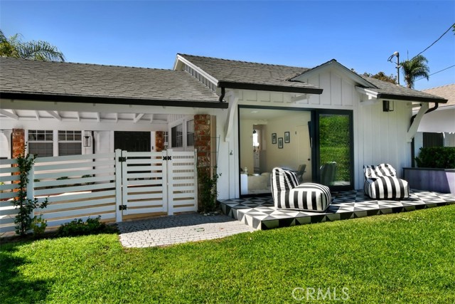 12614 Morrison Street, Valley Village CA: https://media.crmls.org/medias/23c7b8d7-6f5e-416d-8887-31705690f1f0.jpg