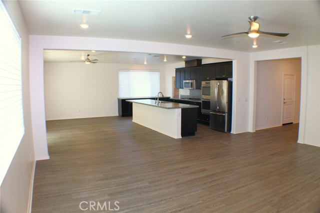 Detail Gallery Image 4 of 42 For 2040 Citron Ct, Redlands,  CA 92374 - 5 Beds | 3 Baths