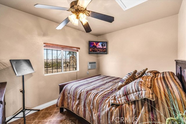 380 Mack Lane, 29 Palms CA: https://media.crmls.org/medias/23c8b7c6-603c-4da5-8f4e-6bac3f16e225.jpg