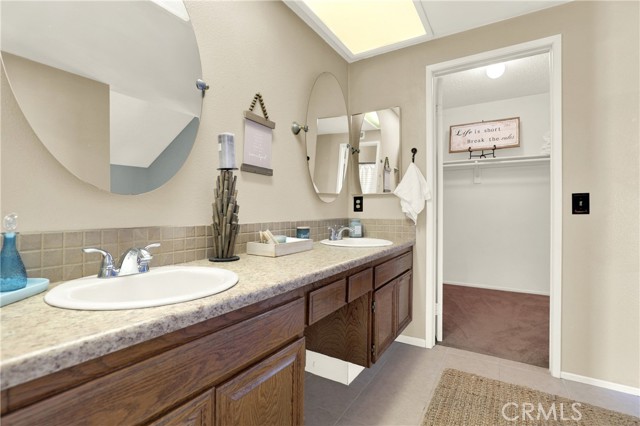 18417 Mount Kristina Street, Fountain Valley CA: https://media.crmls.org/medias/23c91747-9fb9-4abe-bb3f-6ab467b0b2a8.jpg