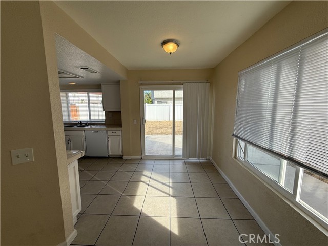 Detail Gallery Image 18 of 61 For 927 Dolphin Dr, Perris,  CA 92571 - 4 Beds | 2/1 Baths