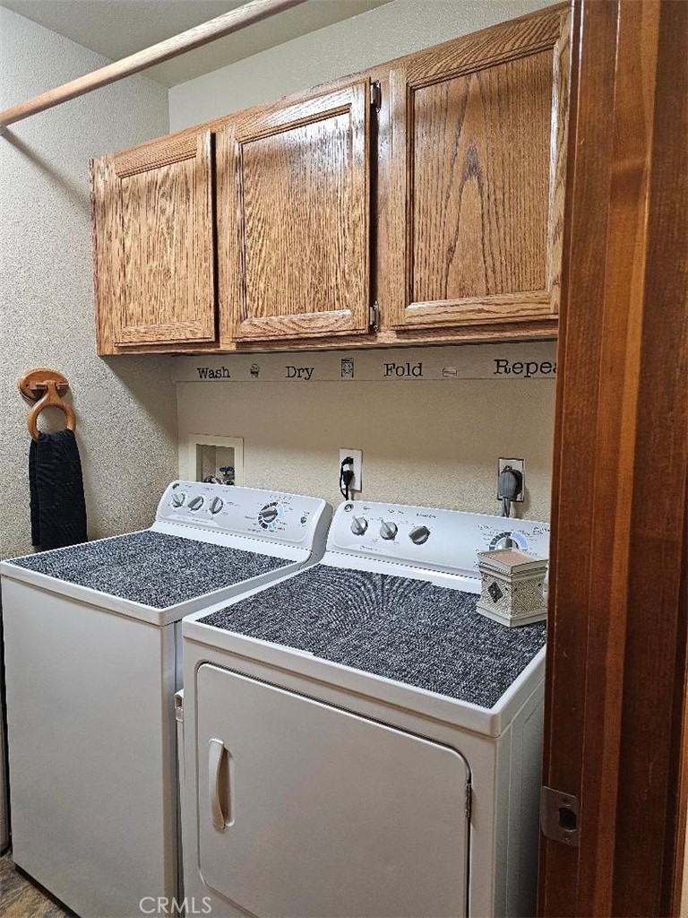 https://media.crmls.org/medias/23cb0d10-4ab9-44a0-b51d-f0858897d9dc.jpg?preset=X-Large