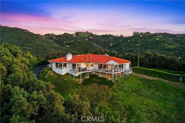 Detail Gallery Image 2 of 60 For 2366 Green Valley, Fallbrook,  CA 92028 - 3 Beds | 3/1 Baths