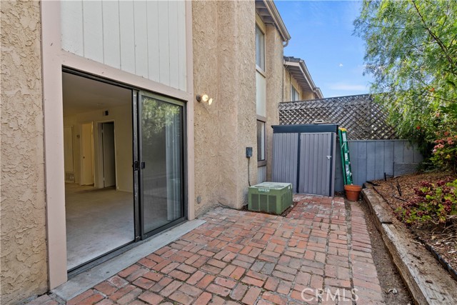 1745 Los Feliz Drive, Thousand Oaks CA: https://media.crmls.org/medias/23cb56dc-f782-46a2-89cc-9948898da606.jpg