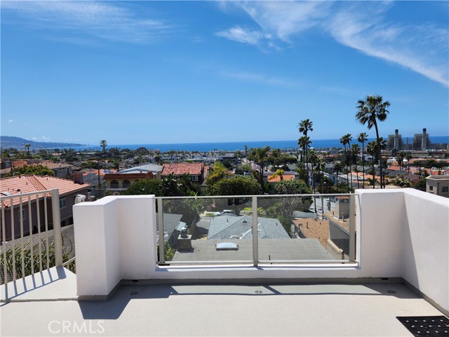 Detail Gallery Image 18 of 57 For 627 N Lucia Ave #B,  Redondo Beach,  CA 90277 - 4 Beds | 3/1 Baths