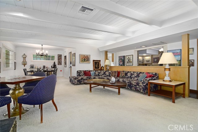 Detail Gallery Image 5 of 32 For 13943 Margate St, Sherman Oaks,  CA 91401 - 4 Beds | 3 Baths