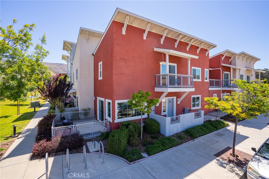 816 Lawrence Drive