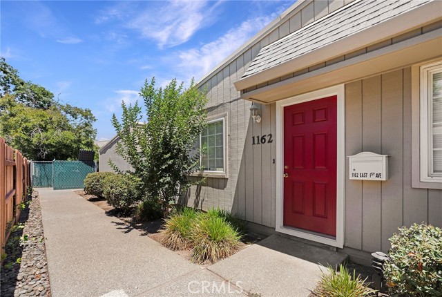 Detail Gallery Image 2 of 46 For 1162 E 1st Ave, Chico,  CA 95926 - 3 Beds | 1/1 Baths