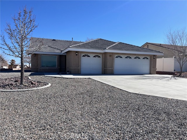 Detail Gallery Image 1 of 29 For 26577 Windjammer Ln, Helendale,  CA 92342 - 4 Beds | 2 Baths