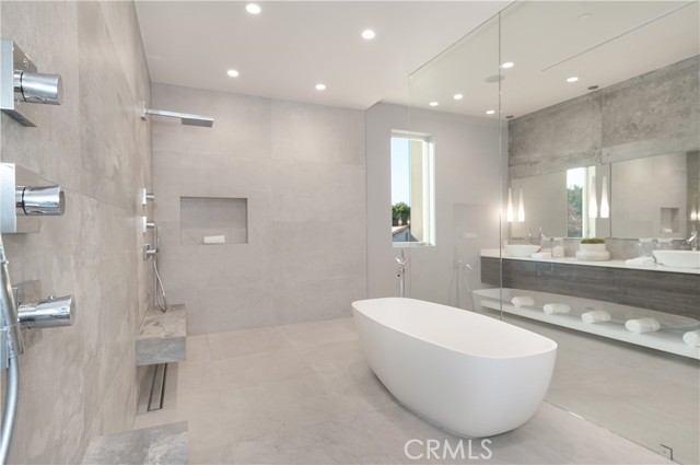 627 N Vista Street, Los Angeles CA: https://media.crmls.org/medias/23cd89f4-7f59-4023-8afb-5172ce959882.jpg