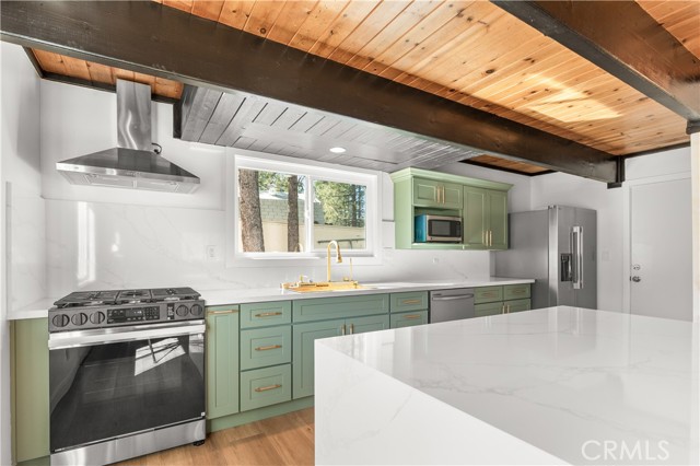 Detail Gallery Image 17 of 72 For 39933 Deer, Big Bear Lake,  CA 92315 - 3 Beds | 2 Baths