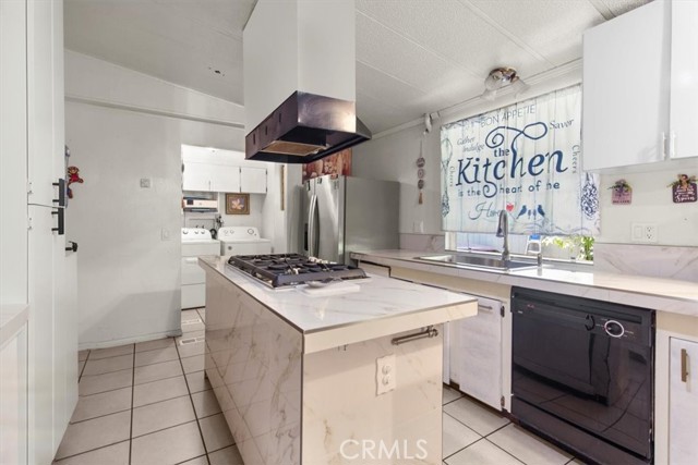 Detail Gallery Image 7 of 32 For 9080 Bloomfield Ave #33,  Cypress,  CA 90630 - 4 Beds | 2 Baths