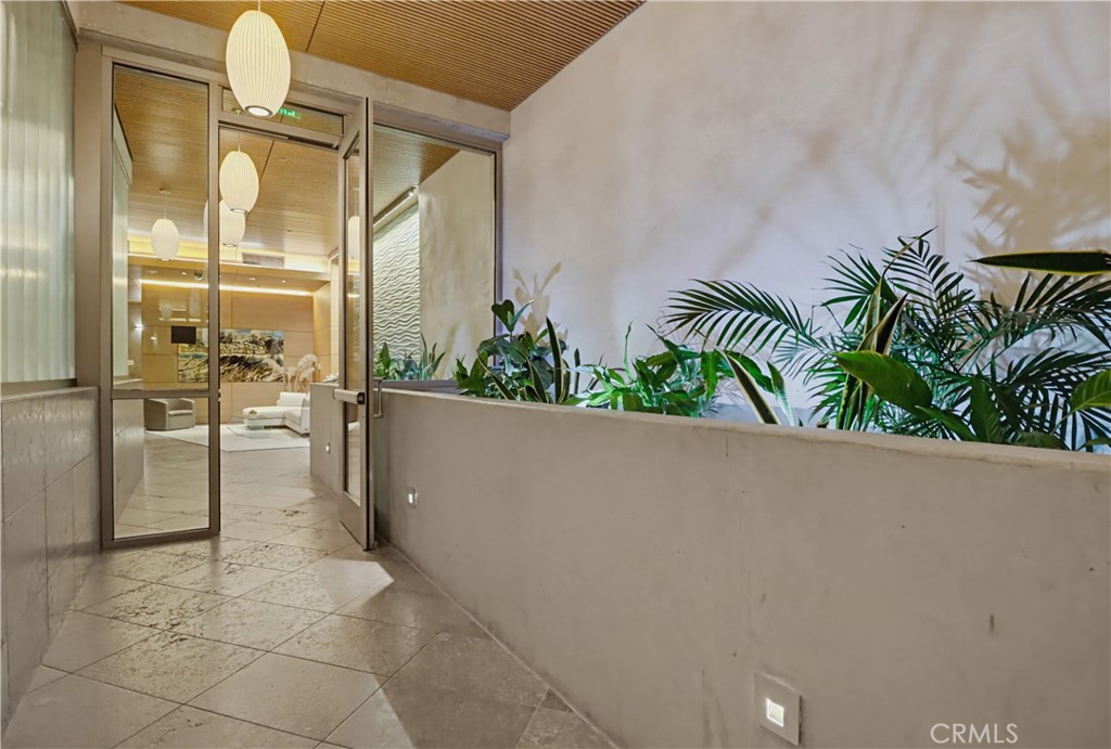 2750 4th Ave - photo 4