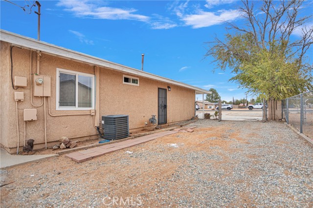 Detail Gallery Image 28 of 40 For 10590 Navajo Rd, Apple Valley,  CA 92308 - 3 Beds | 2 Baths