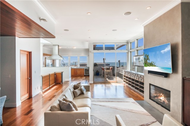 1211 Bayview Drive, Manhattan Beach, California 90266, 4 Bedrooms Bedrooms, ,4 BathroomsBathrooms,Residential,Sold,Bayview,SB21169008