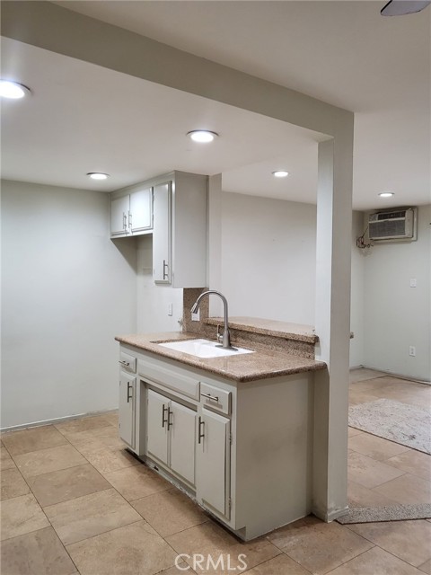 Detail Gallery Image 5 of 11 For 10730 New Haven St #3,  Sun Valley,  CA 91352 - 1 Beds | 1 Baths