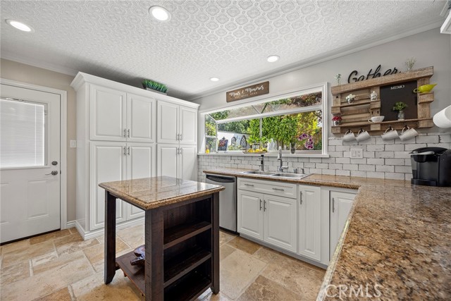 Detail Gallery Image 18 of 45 For 1320 Roanoke St, La Habra,  CA 90631 - 4 Beds | 3 Baths