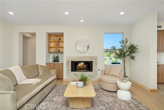 3318 Durham Court, Burbank CA: https://media.crmls.org/medias/23d14124-07f7-4f9b-a9cb-0b89818a6235.jpg