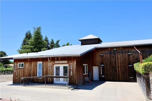 5575 El Pomar Drive, Templeton CA: https://media.crmls.org/medias/23d23919-0f13-418f-95f3-18571af7282b.jpg