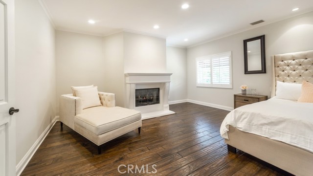 Detail Gallery Image 38 of 61 For 4461 Stern Ave, Sherman Oaks,  CA 91423 - 5 Beds | 4/1 Baths