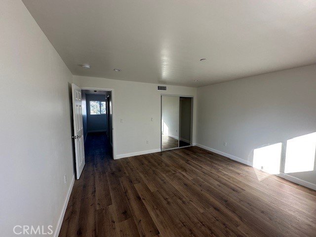 5507 S Manhattan Place, Los Angeles CA: https://media.crmls.org/medias/23d2c73a-a20c-42c5-80a3-6b73d408ba59.jpg