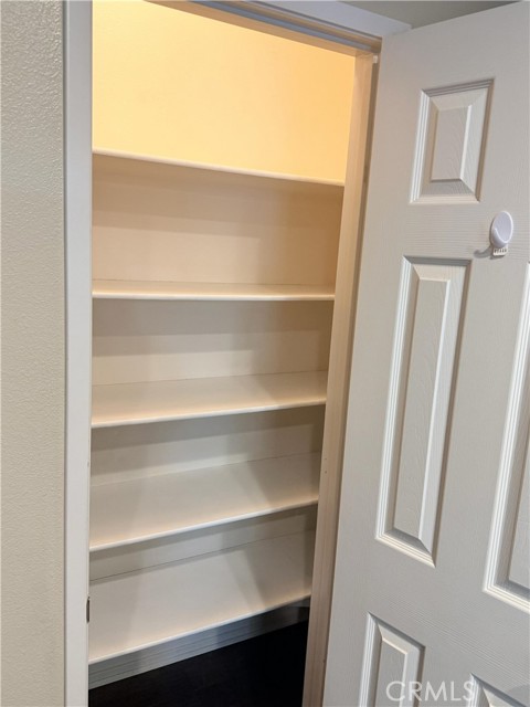 Detail Gallery Image 12 of 19 For 10950 Cedarhurst Way, Riverside,  CA 92503 - 3 Beds | 2/1 Baths