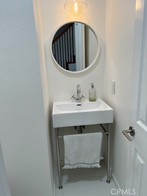 Detail Gallery Image 8 of 18 For 2708 San Marcos Dr, Pasadena,  CA 91107 - 4 Beds | 4 Baths