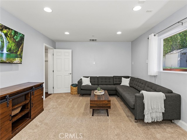 3828 2nd Avenue, La Crescenta CA: https://media.crmls.org/medias/23d3b4cb-77fe-43c4-aef0-71ad70b339f1.jpg