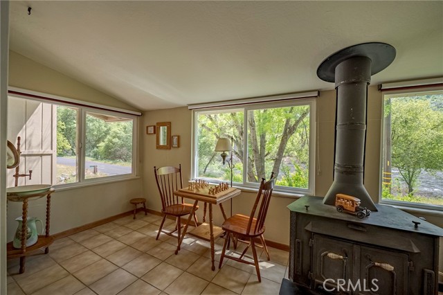 9977 Incline Road, El Portal CA: https://media.crmls.org/medias/23d44d1f-1f05-4413-9f4c-f04bd8b69780.jpg