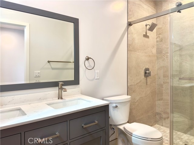 17522 Lemay Street, Lake Balboa CA: https://media.crmls.org/medias/23d4f0a7-92b0-46cd-84cb-8e3a93432d5e.jpg