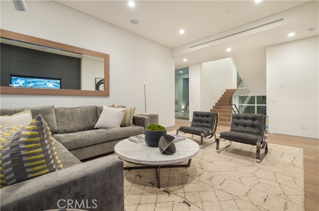 627 N Vista Street, Los Angeles CA: https://media.crmls.org/medias/23d63064-507f-401e-a1db-9a68bf12e66e.jpg