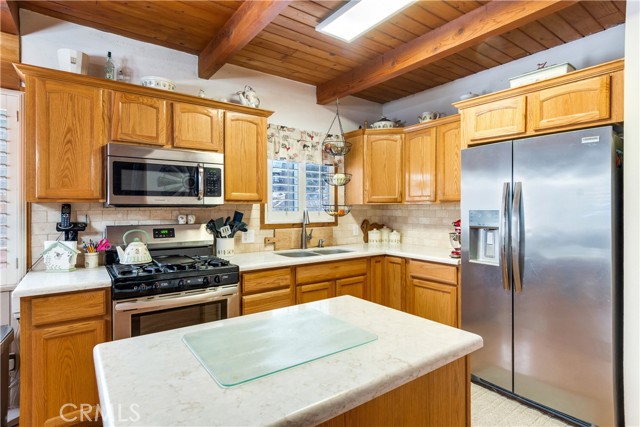 Detail Gallery Image 14 of 29 For 40300 Valley of the Falls, Forest Falls,  CA 92339 - 3 Beds | 2 Baths