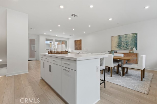 Image 7 of 29 For 585 Lyon Street