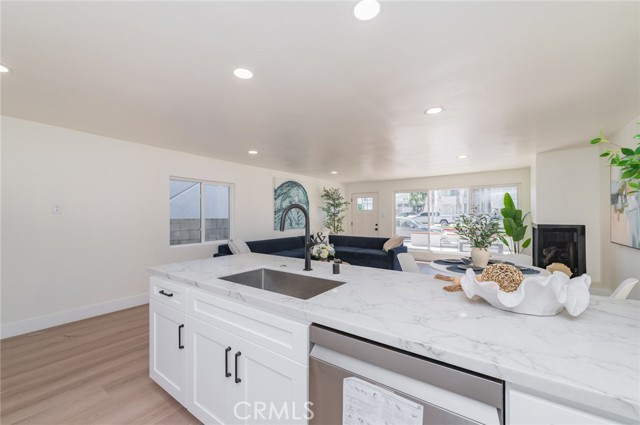 Detail Gallery Image 10 of 53 For 920 W Balboa, Newport Beach,  CA 92661 - 4 Beds | 4 Baths