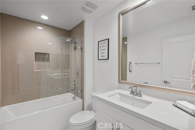 Detail Gallery Image 44 of 56 For 18797 Big Cedar Dr, Canyon Country,  CA 91387 - 5 Beds | 3 Baths